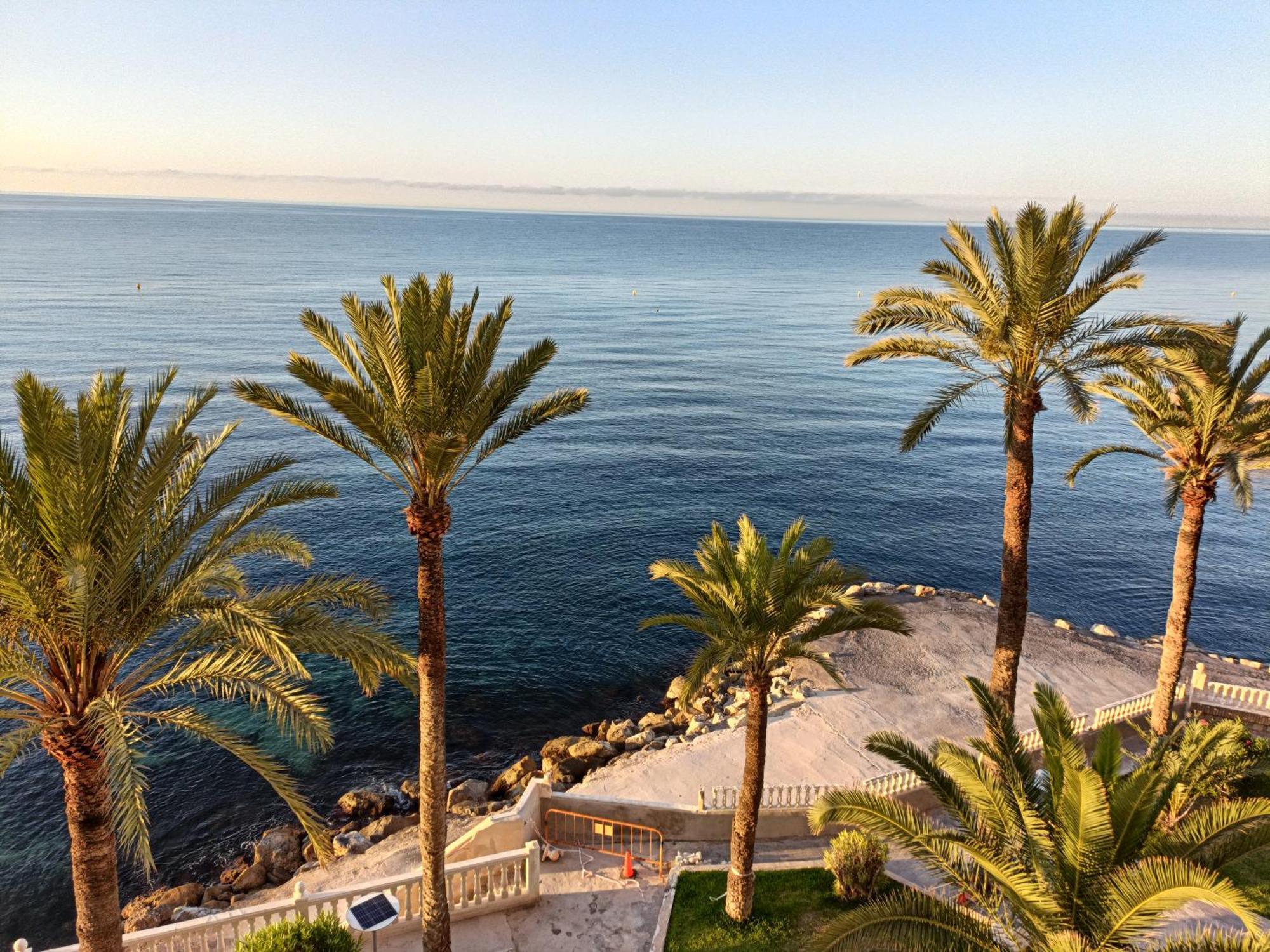 Superb Sea View Apartment Аликанте Екстериор снимка